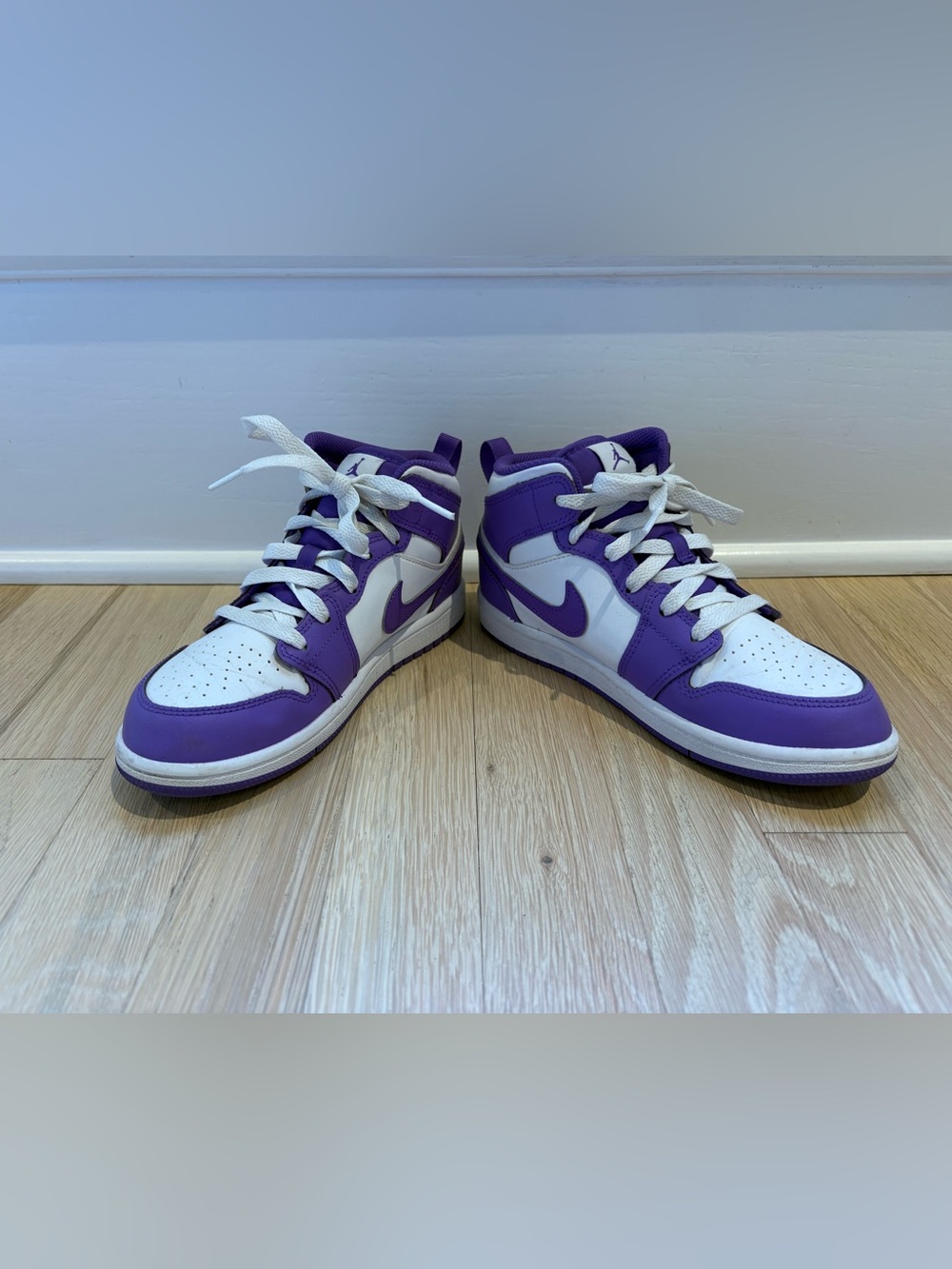 Kids Size 3 Nike Jordans Mid-Top Sneakers in White and Purple